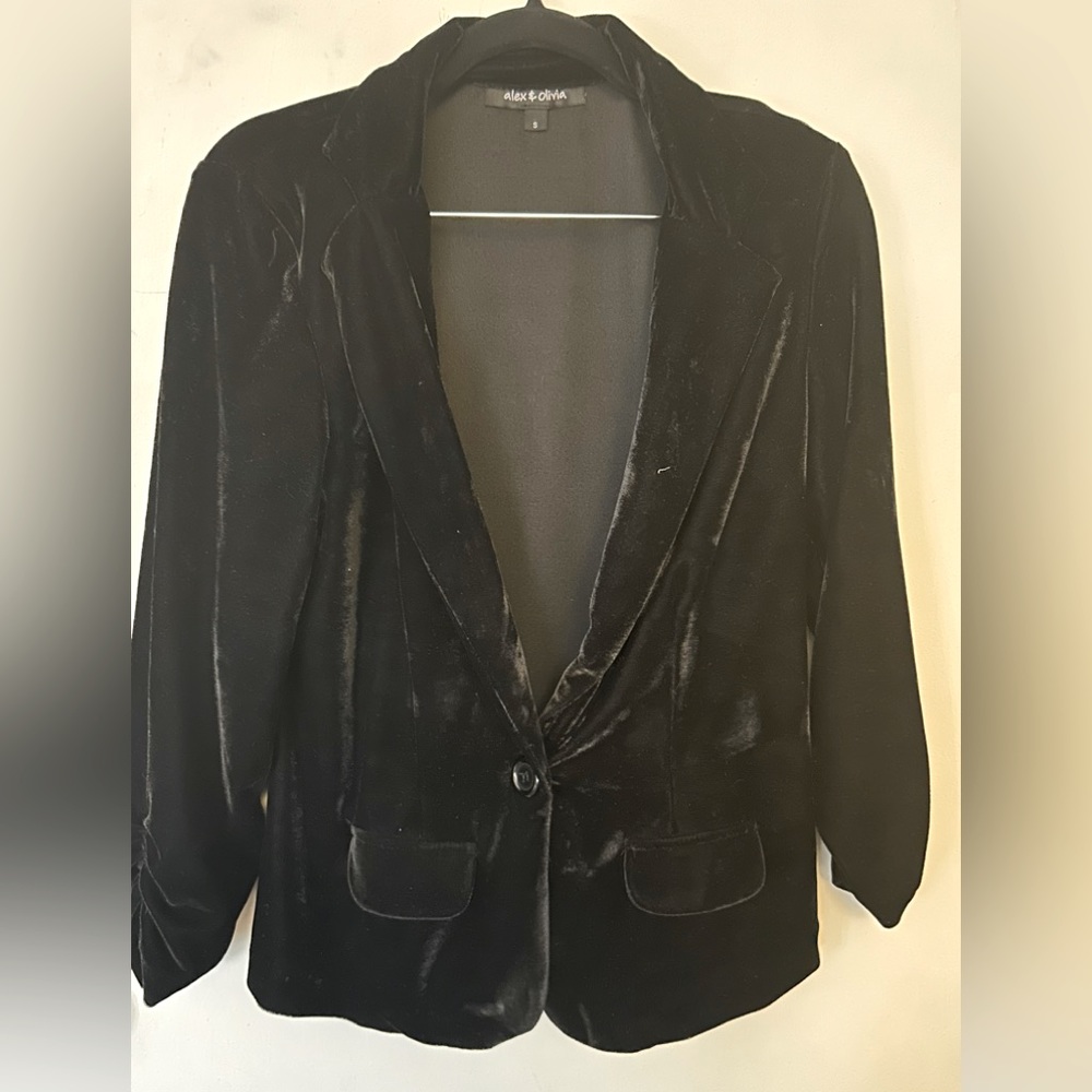 Alex & Olivia velour blazer